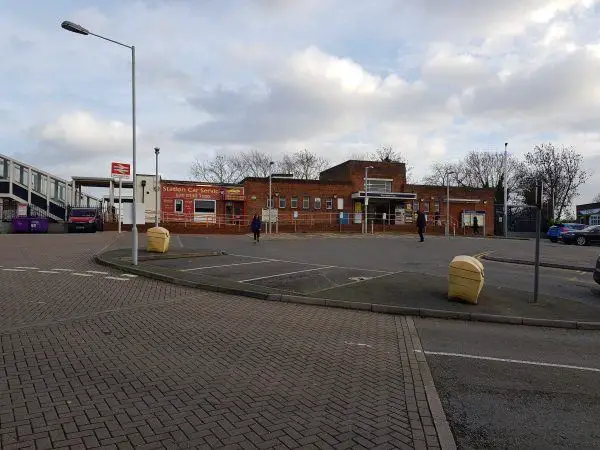 Worcester Park station